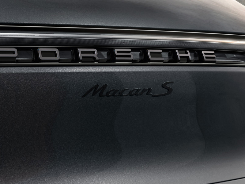 Porsche Macan S Pin Badge 