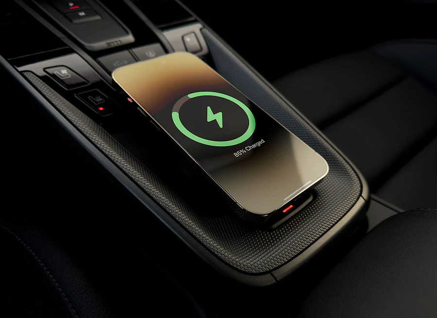 Wireless phone charger with Porsche 992 MAG992/1